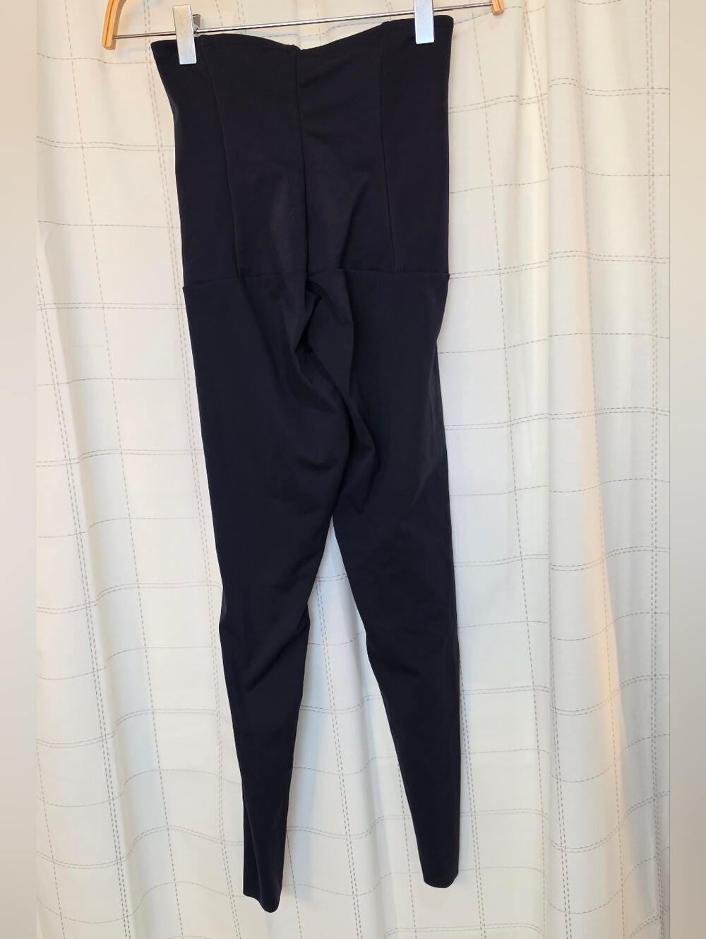 Leonisa Extra High Waisted Firm Compression Legging - Picture 5 of 8